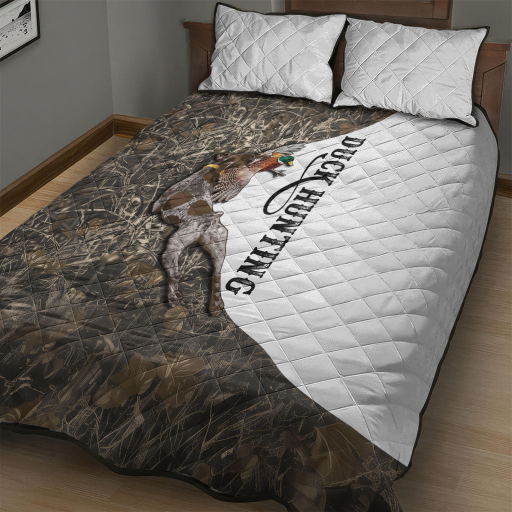 Duck Hunting Retriever Quilt Bed Set Mallard Shotgun Hunt with Camouflage Marsh Dog Artwork