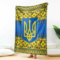 Ukraine Heritage Pride – Vyshyvanka Pattern Blanket with National Symbol in Blue & Yellow