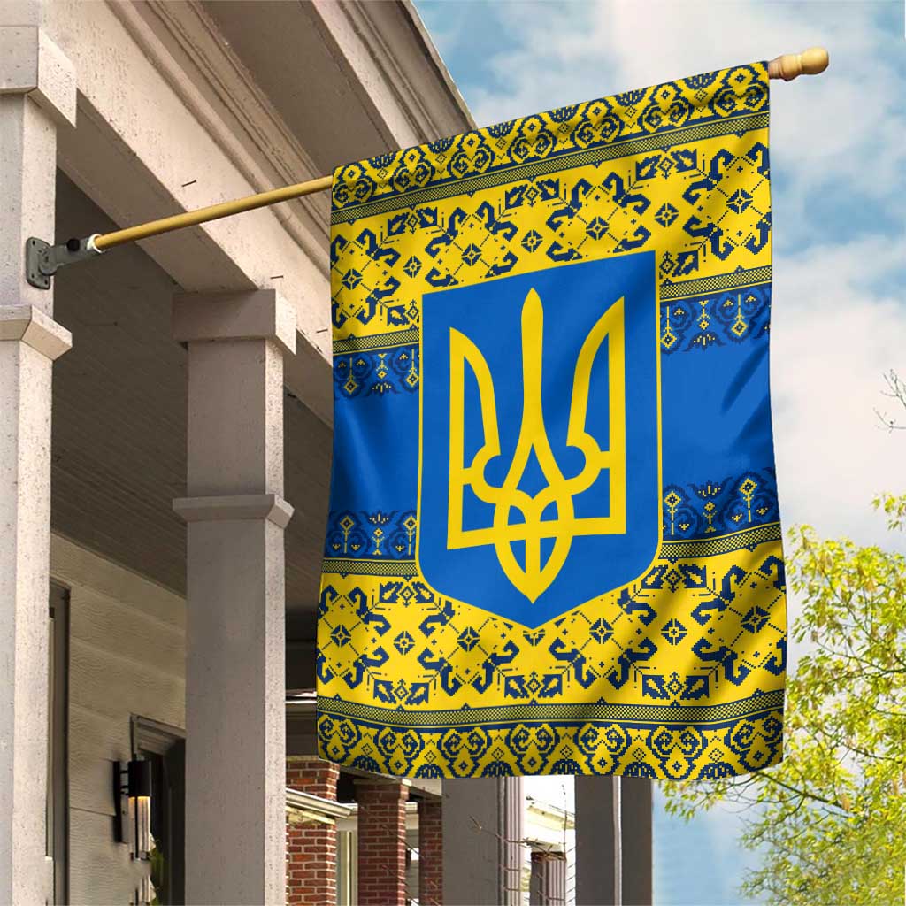 Ukraine Heritage Pride – Vyshyvanka Pattern Garden Flag with National Symbol in Blue & Yellow