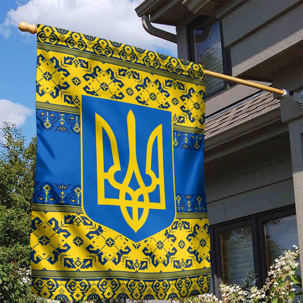 Ukraine Heritage Pride – Vyshyvanka Pattern Garden Flag with National Symbol in Blue & Yellow