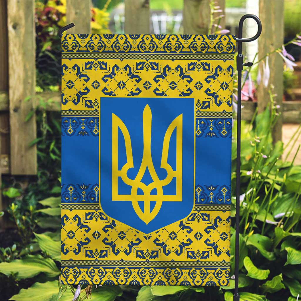 Ukraine Heritage Pride – Vyshyvanka Pattern Garden Flag with National Symbol in Blue & Yellow