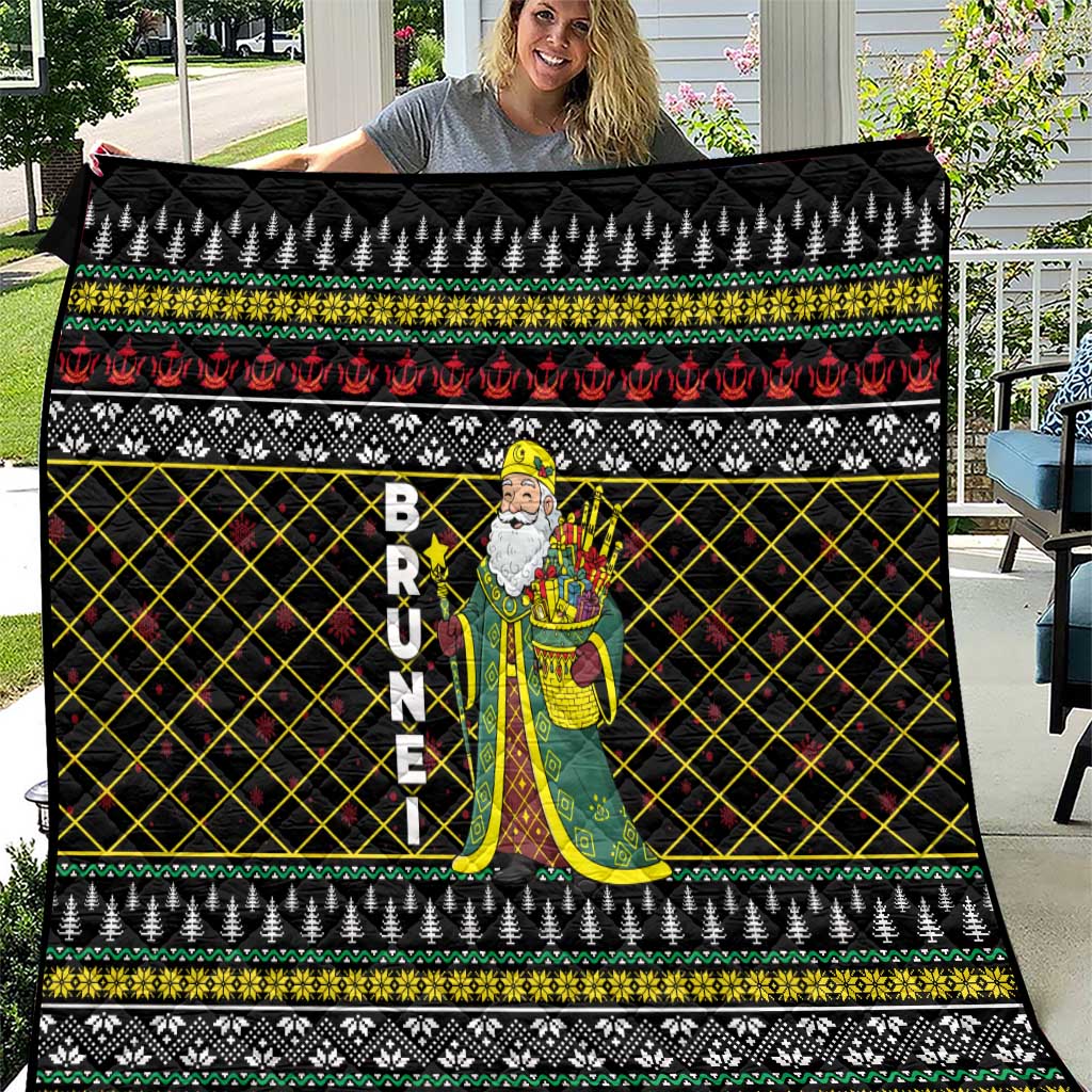 Brunei Christmas Quilt with Traditional Santa Gift Basket and Black Yellow Red Holiday Pattern - Wonder Print Shop