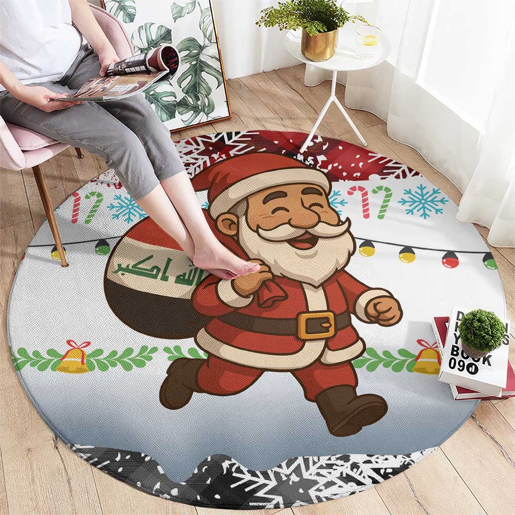 Iraq Christmas Round Carpet with Santa Carrying Gift Bag Flag Garland and Snowflake Plaid Pattern - Wonder Print Shop