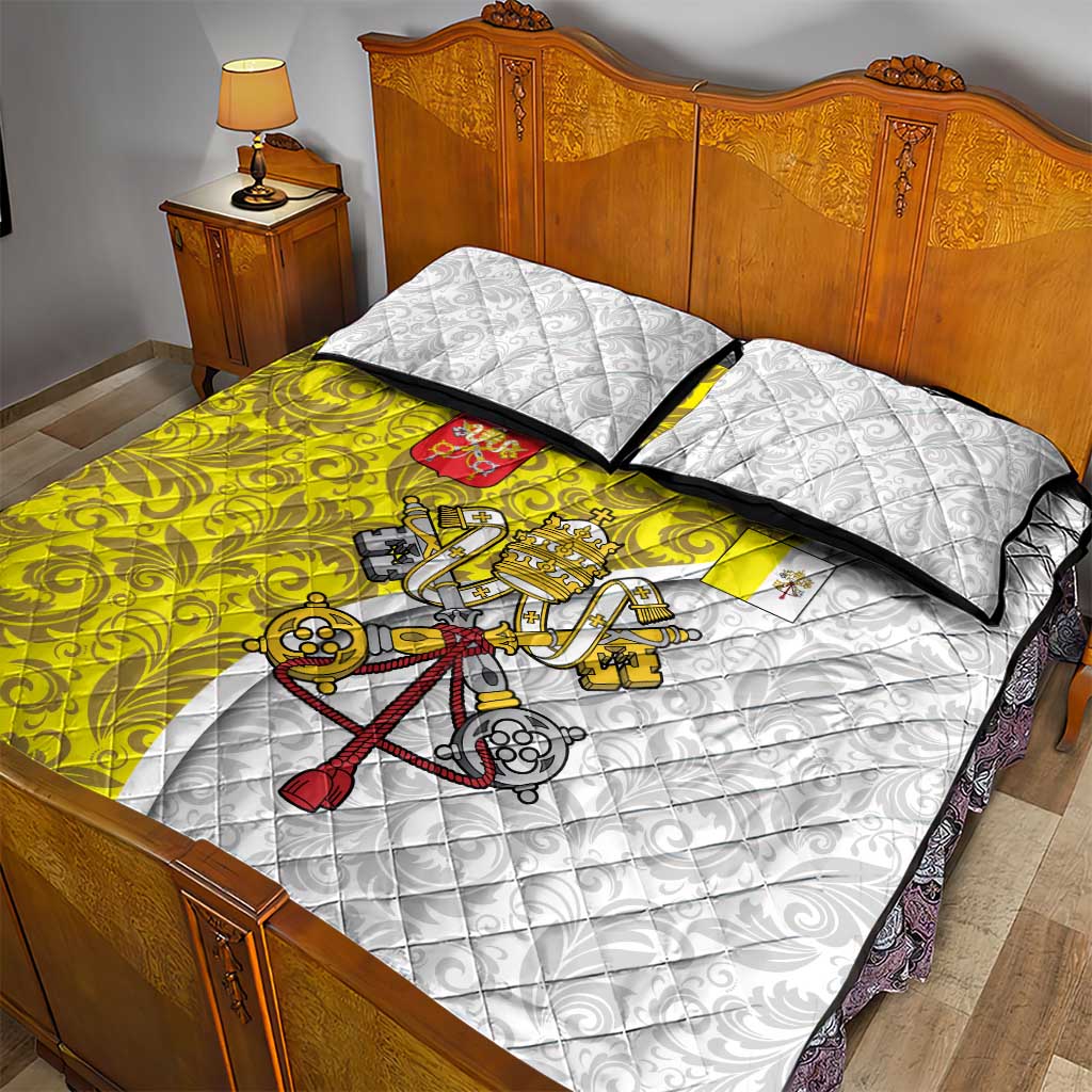 Vatican City Quilt Bed Set Papal Keys & Tiara Emblem with Gold Baroque Pattern