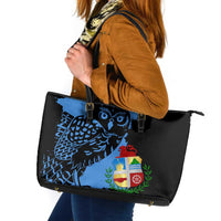 Aruba's Mascot Leather Tote Bag Blended with National Flag Details – Symbolic Design