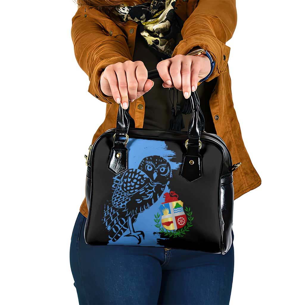 Aruba's Mascot Shoulder Handbag Blended with National Flag Details – Symbolic Design