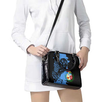 Aruba's Mascot Shoulder Handbag Blended with National Flag Details – Symbolic Design