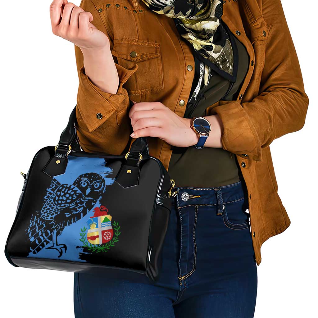 Aruba's Mascot Shoulder Handbag Blended with National Flag Details – Symbolic Design