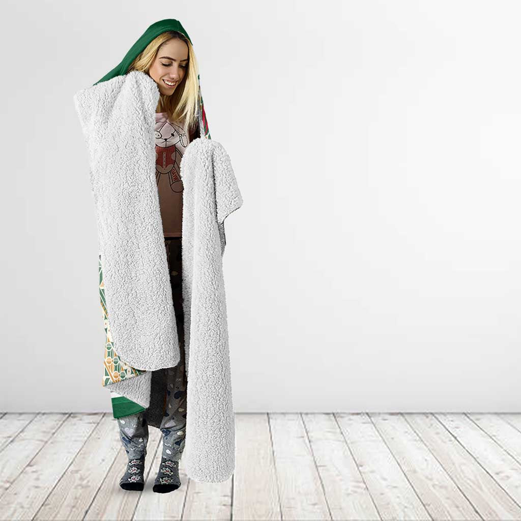 Algeria Hooded Blanket with Arabic Calligraphy and Traditional Pattern Design