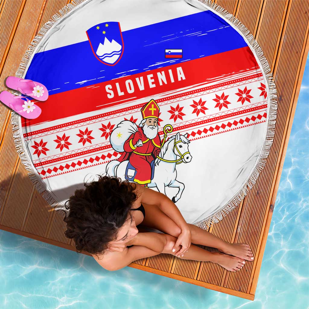 Slovenia Christmas Beach Blanket with Saint Nicholas White Horse Snowflake Pattern and National Flag Design - Wonder Print Shop