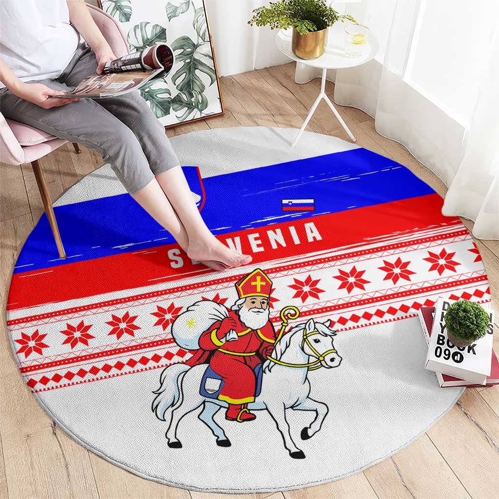 Slovenia Christmas Round Carpet with Saint Nicholas White Horse Snowflake Pattern and National Flag Design - Wonder Print Shop