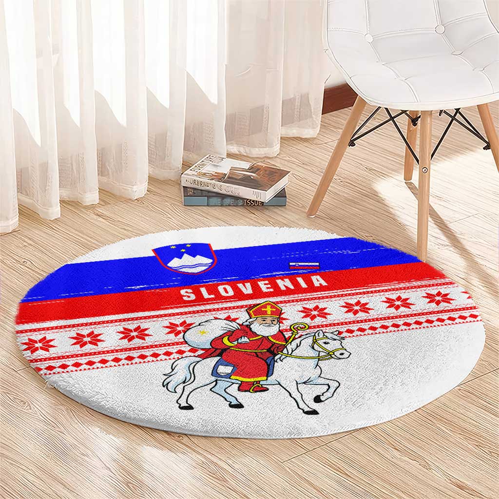 Slovenia Christmas Round Carpet with Saint Nicholas White Horse Snowflake Pattern and National Flag Design - Wonder Print Shop