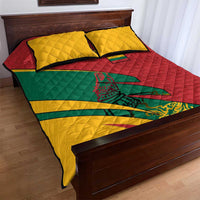 Lithuania Red and Green Quilt Bed Set with Knight and Dragon Claw Graphic and National Flag - Wonder Print Shop