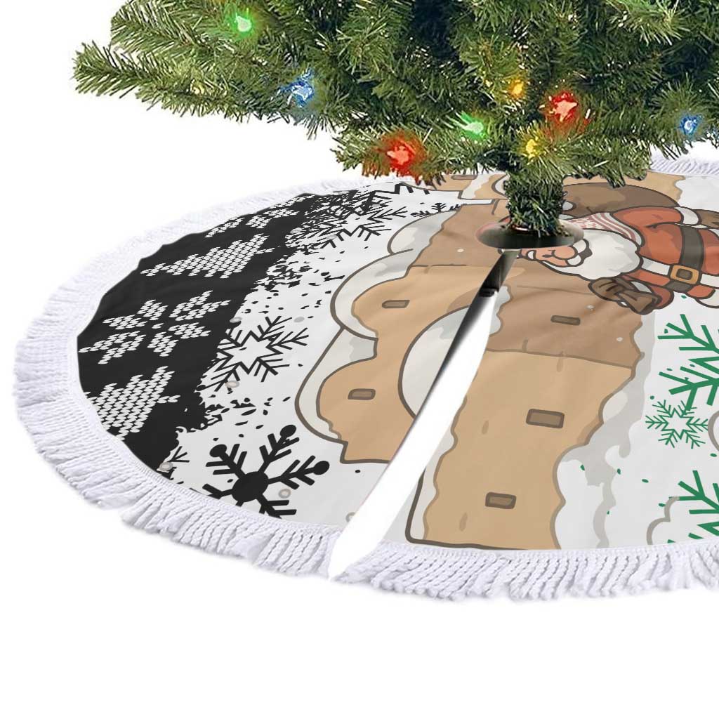 Jordan Christmas Tree Skirt with Santa Snow Village Green and Black Snowflake Tree Pattern - Wonder Print Shop