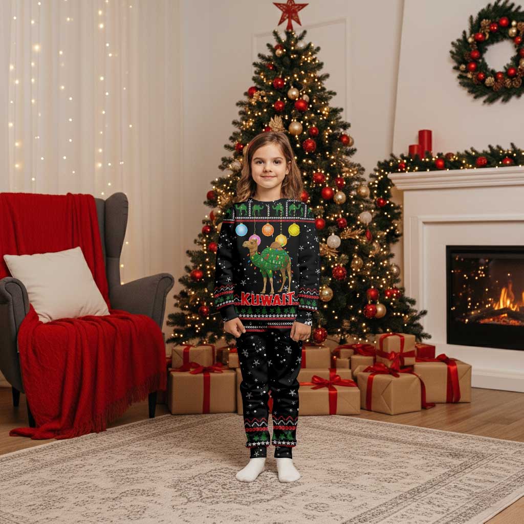 Kuwait Christmas Pajama Set with Camel in Festive Ornaments Snowflakes and Green Red - Wonder Print Shop