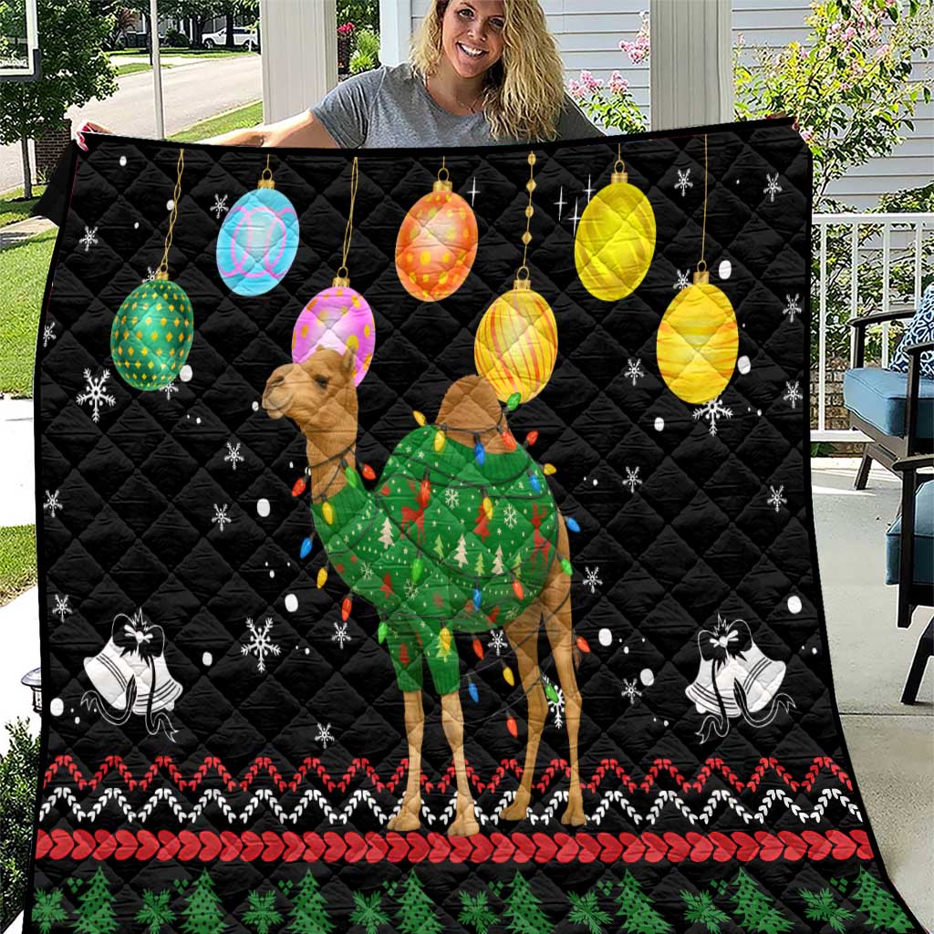 Kuwait Christmas Quilt with Camel in Festive Ornaments Snowflakes and Green Red - Wonder Print Shop