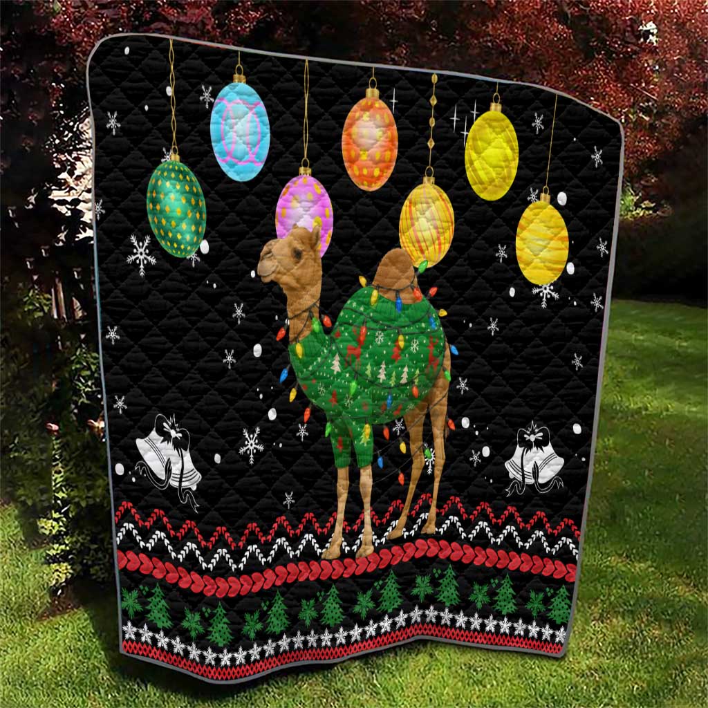 Kuwait Christmas Quilt with Camel in Festive Ornaments Snowflakes and Green Red - Wonder Print Shop