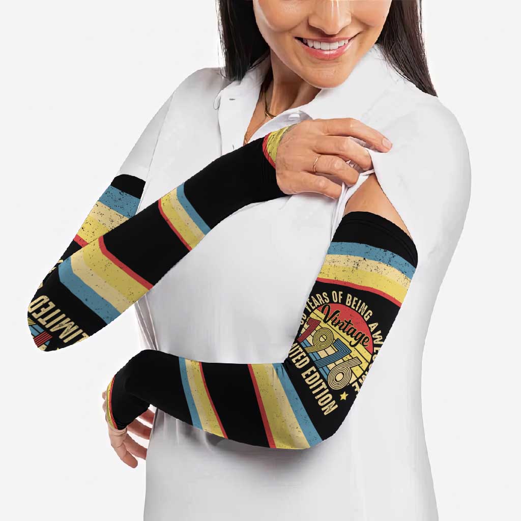 Vintage 1976 Birthday Celebration Arm Sleeves 50th Birthday for Him - Retro Distressed Stripe Pattern