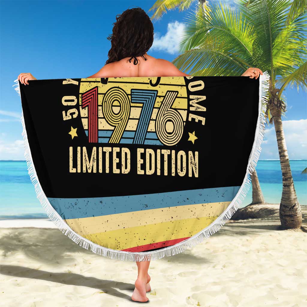 Vintage 1976 Birthday Celebration Beach Blanket 50th Birthday for Him - Retro Distressed Stripe Pattern