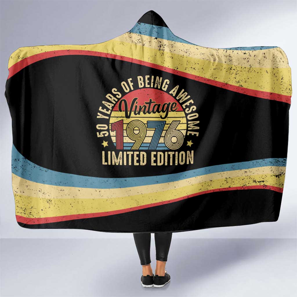 Vintage 1976 Birthday Celebration Hooded Blanket 50th Birthday for Him - Retro Distressed Stripe Pattern