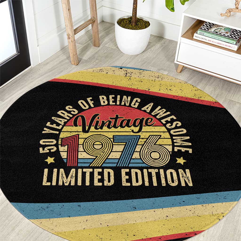 Vintage 1976 Birthday Celebration Round Carpet 50th Birthday for Him - Retro Distressed Stripe Pattern