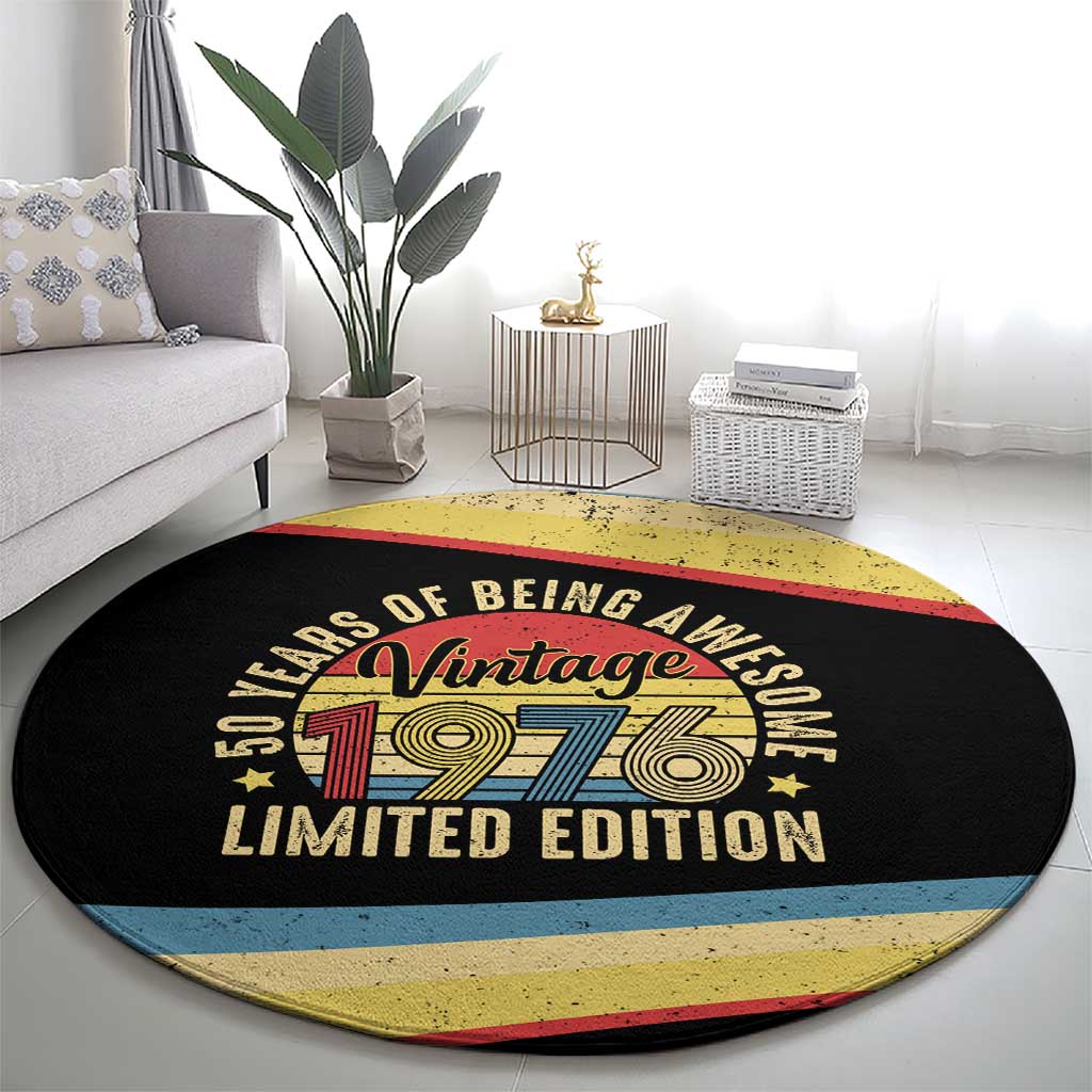 Vintage 1976 Birthday Celebration Round Carpet 50th Birthday for Him - Retro Distressed Stripe Pattern