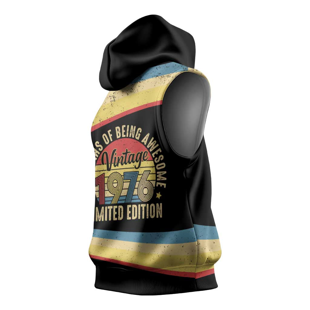 Vintage 1976 Birthday Celebration Sleeveless Hoodie 50th Birthday for Him - Retro Distressed Stripe Pattern