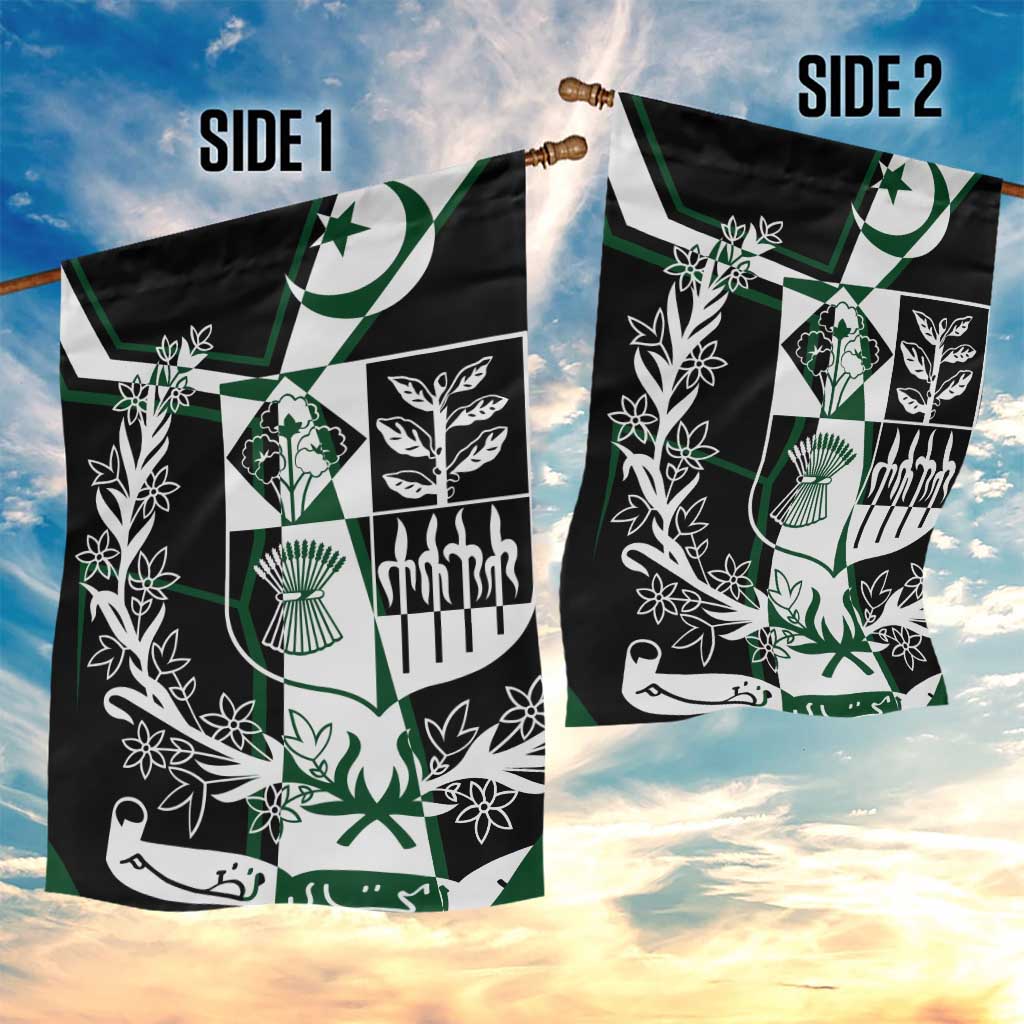 Pakistan Emblem Garden Flag Eagle-Shaped Design with National Symbol