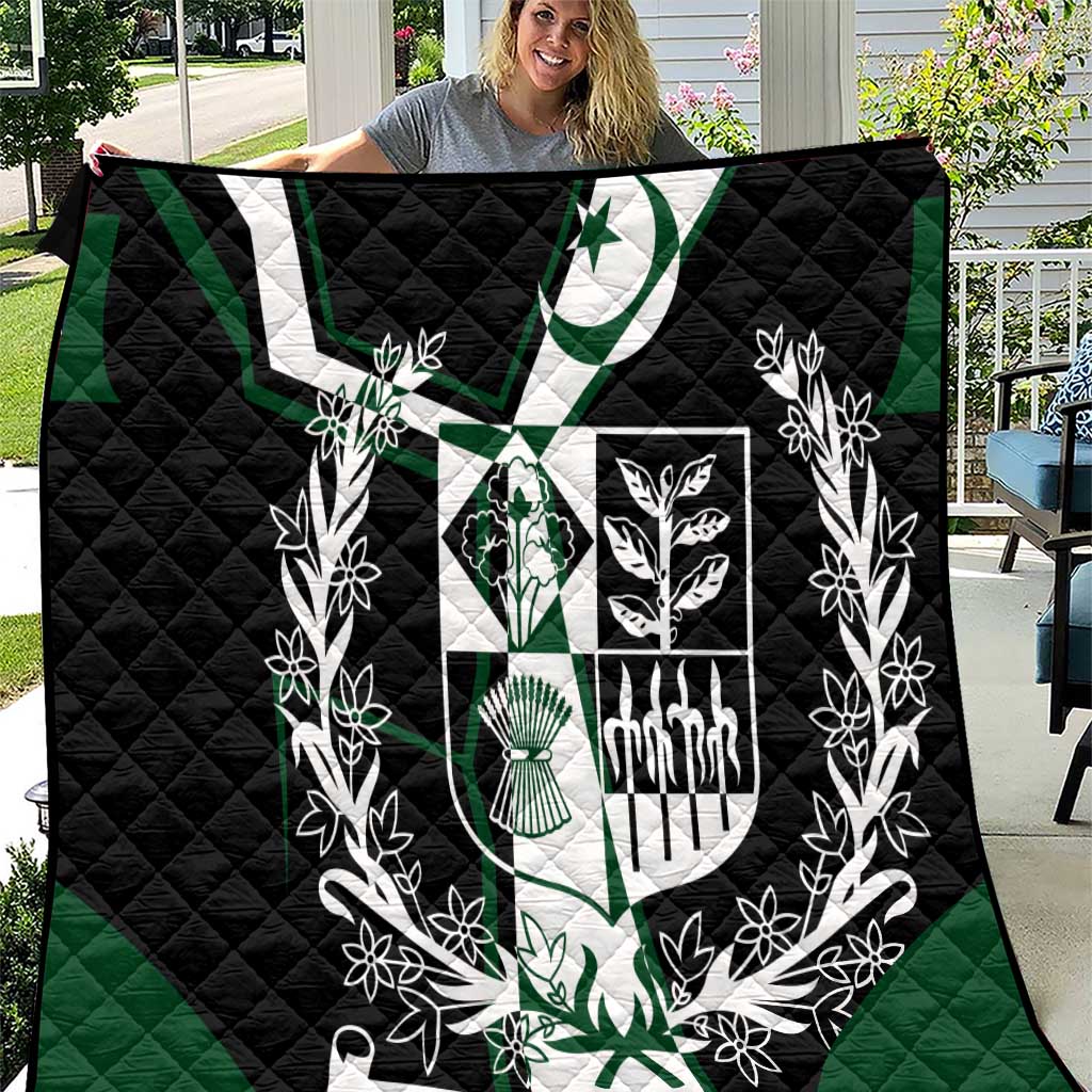 Pakistan Emblem Quilt Eagle-Shaped Design with National Symbol