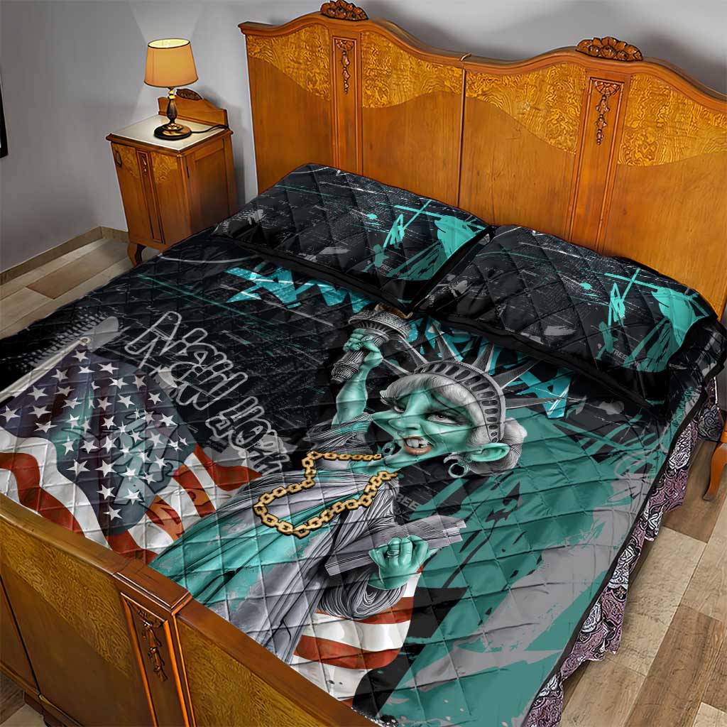 Street Art Liberty Quilt Bed Set with Graffiti Print and Cartoon Statue of Liberty - Wonder Print Shop