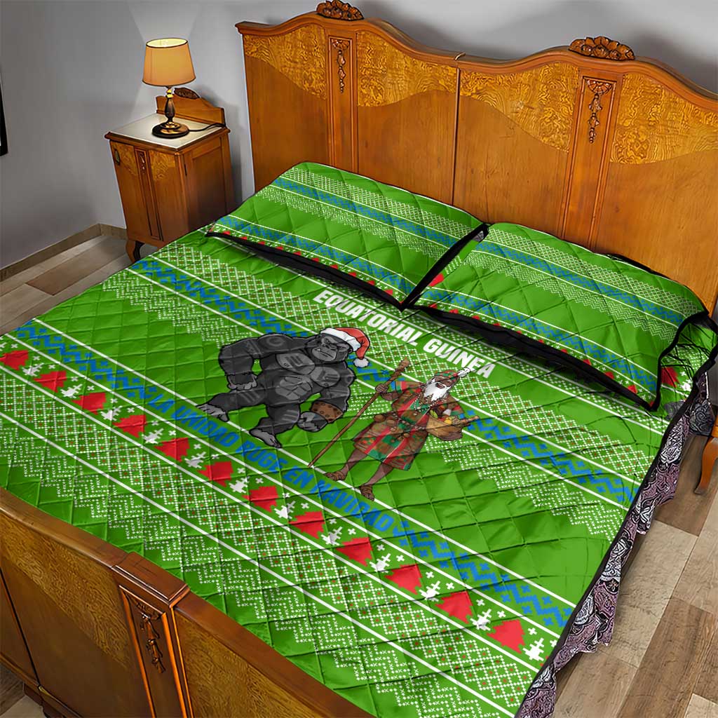 Equatorial Guinea Christmas Quilt Bed Set with Santa Gorilla Gift Basket and Green Holiday Pattern Design - Wonder Print Shop