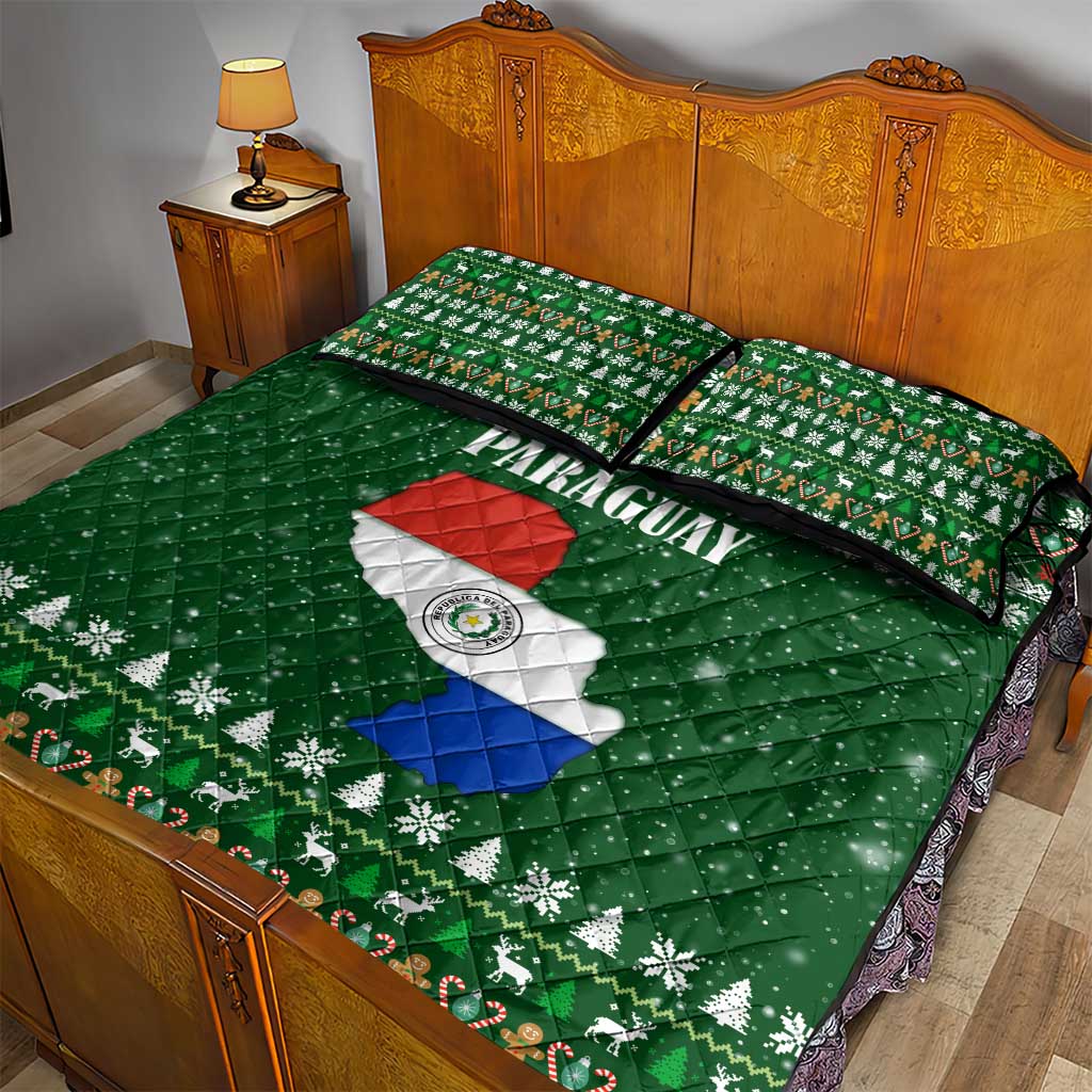 Paraguay Christmas Quilt Bed Set with Green Festive Pattern, Map and Flag Motif, and Santa Illustration - Wonder Print Shop