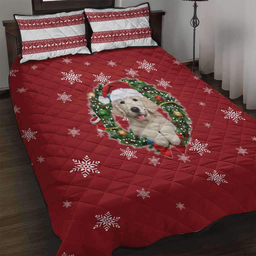 Golden Retriever Christmas Quilt Bed Set with Santa Hat Wreath and Snowflake Design - Wonder Print Shop