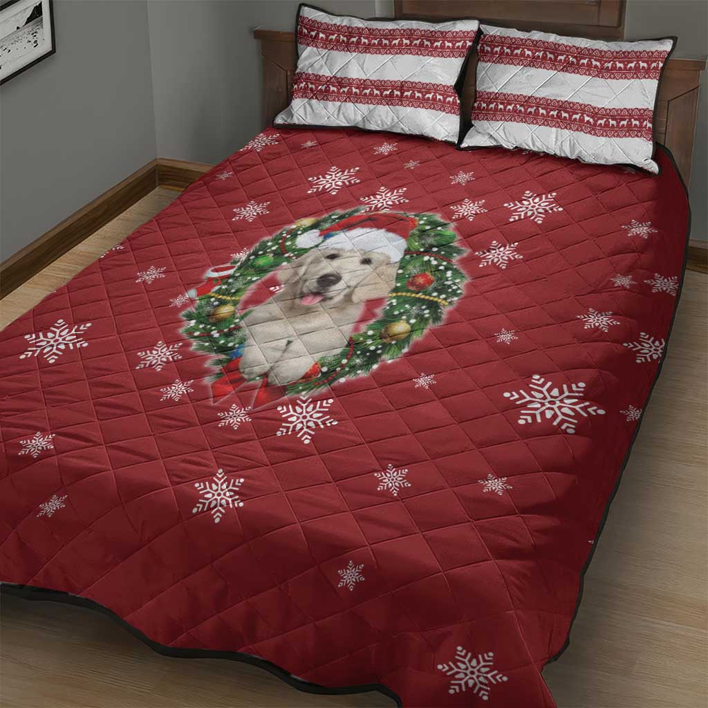 Golden Retriever Christmas Quilt Bed Set with Santa Hat Wreath and Snowflake Design - Wonder Print Shop