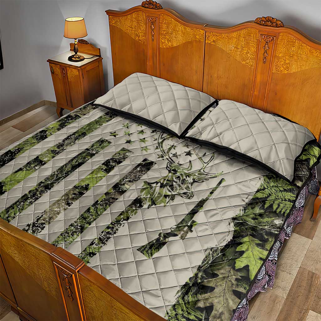 Deer Skull Camouflage Quilt Bed Set American Hunting Culture in Forest Green and Earth Tones