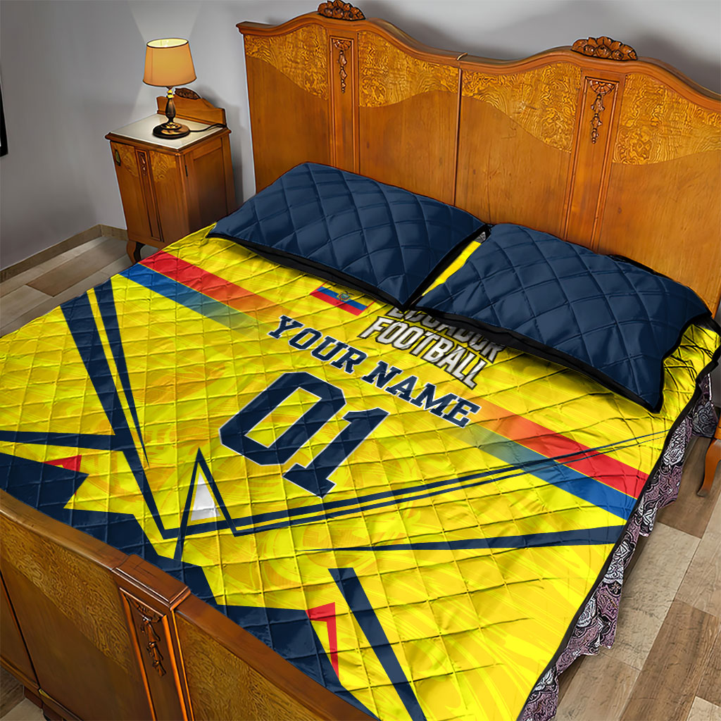 Personalized Ecuador Football Quilt Bed Set Dynamic Line Soccer Graphic Flag Colors