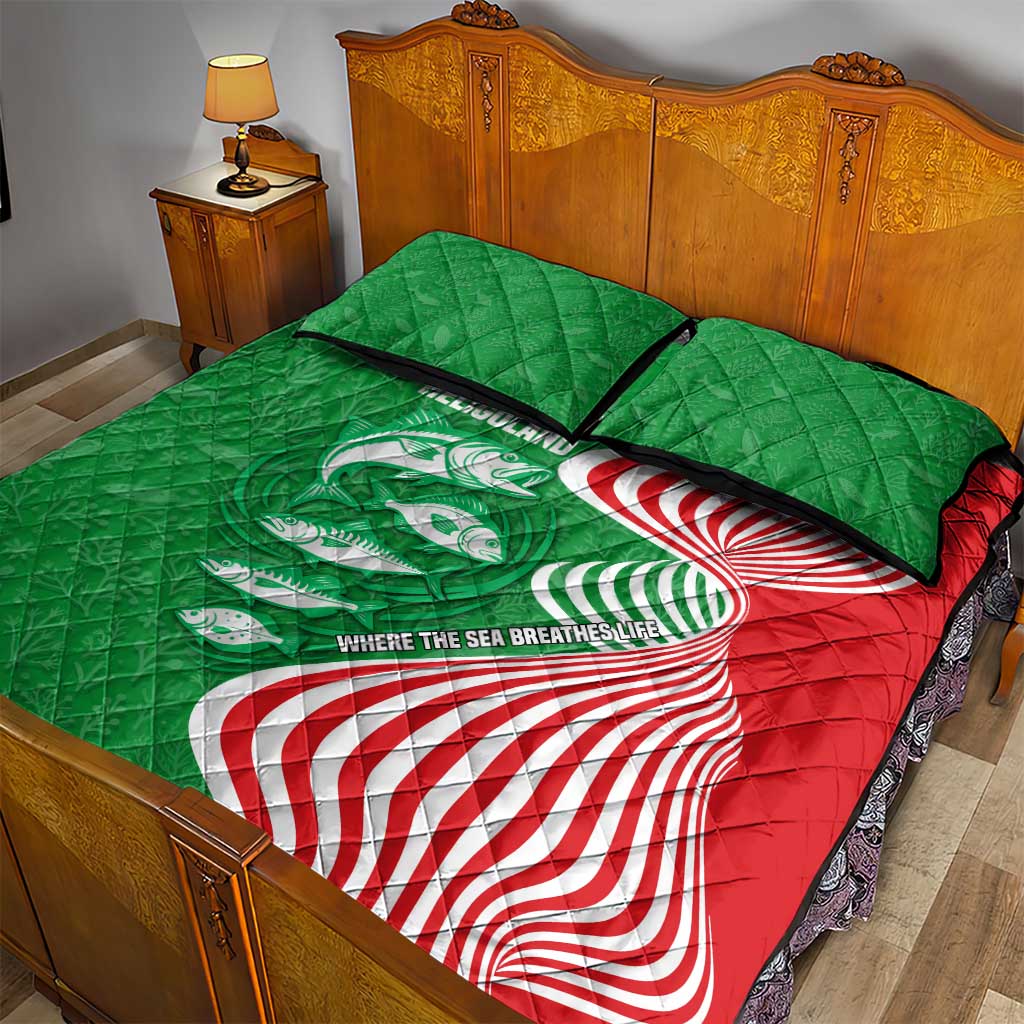 Germany Heligoland Quilt Bed Set with Fish Illustration and Red Green Wave - Wonder Print Shop