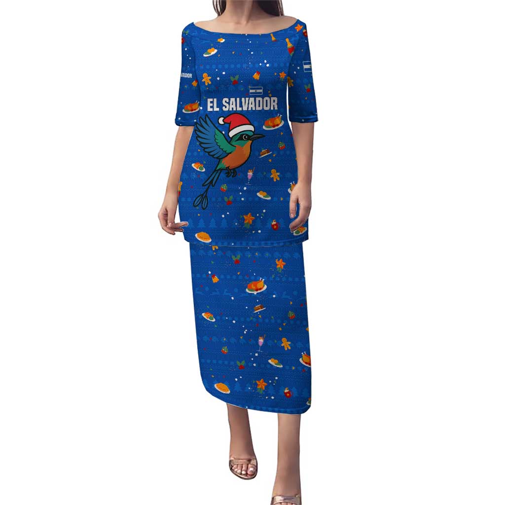 El Salvador Christmas Puletasi with Santa Hat Motmot Bird Traditional Foods and Blue Festive Pattern Design - Wonder Print Shop