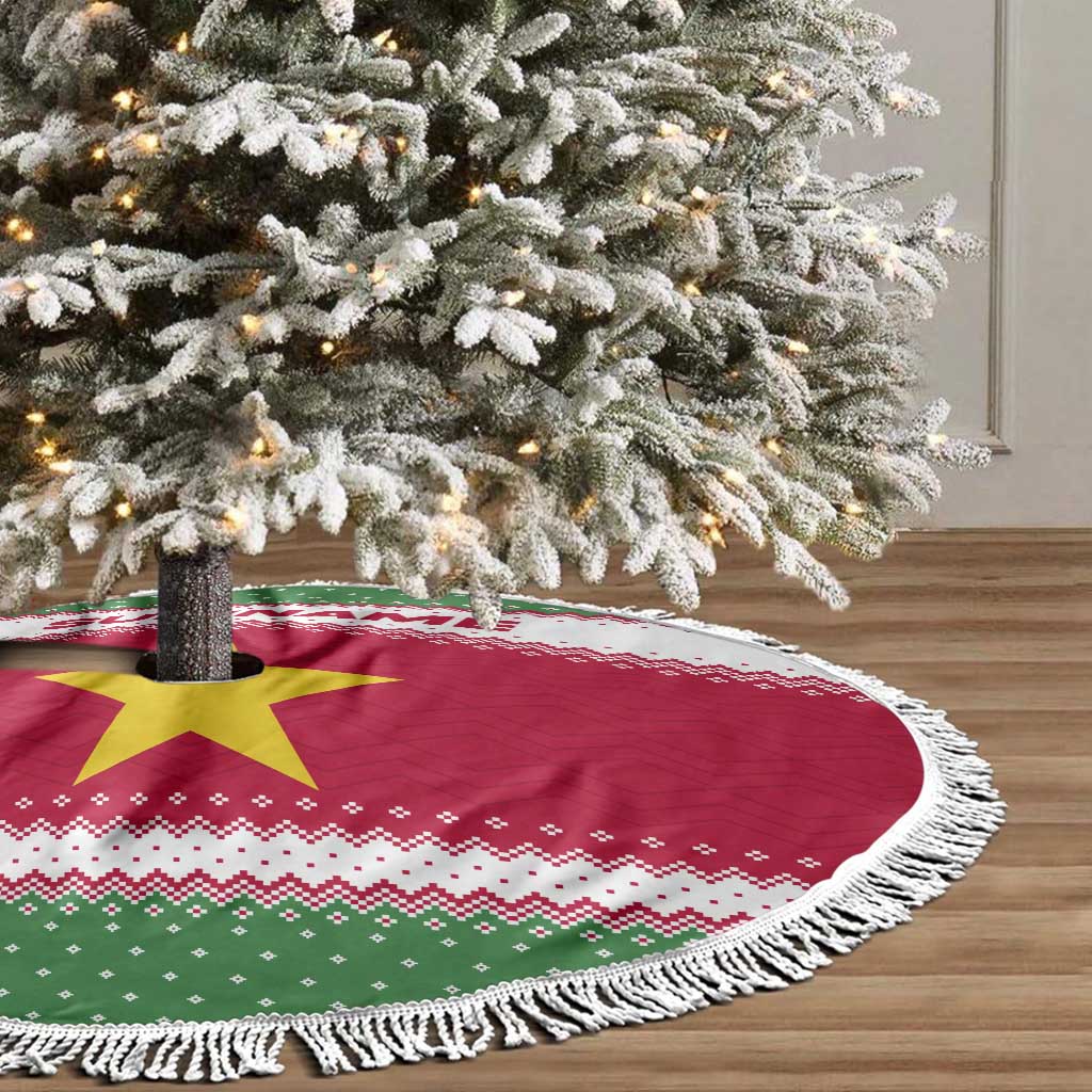 Suriname Christmas Tree Skirt with Red-Green Knit Pattern, Yellow Star, and Santa Leopard Motif - Wonder Print Shop