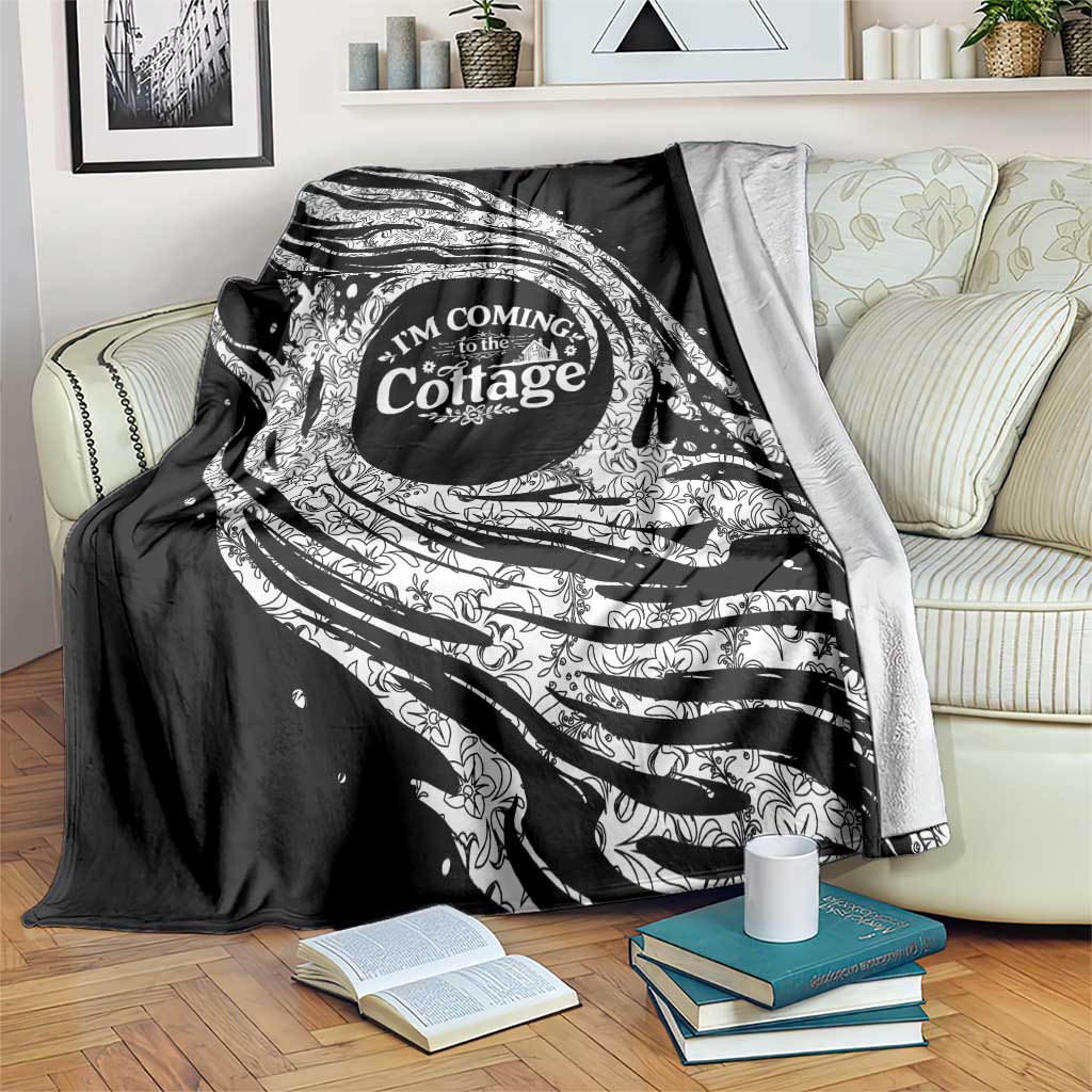 I'm Coming to the Cottage Blanket with Hand-Drawn Floral Pattern