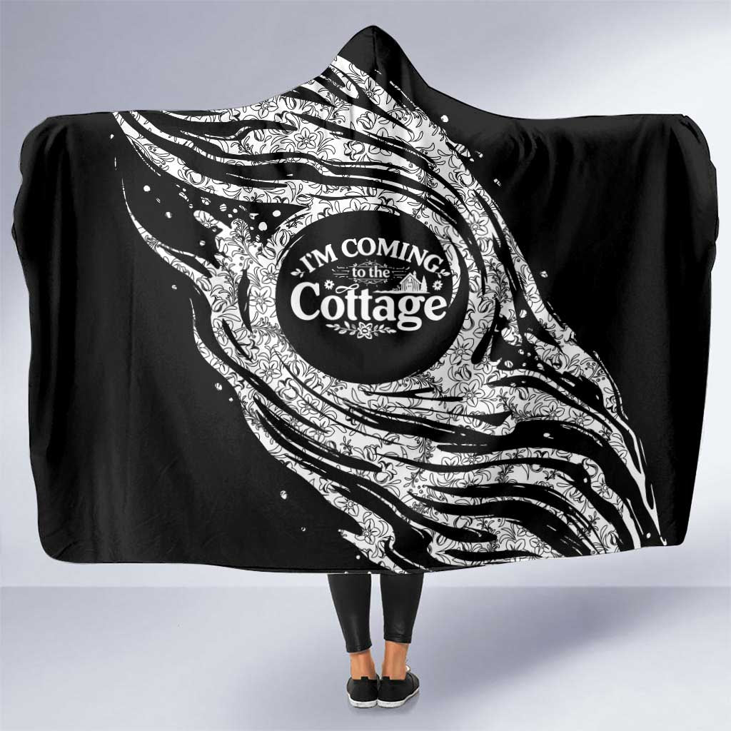 I'm Coming to the Cottage Hooded Blanket with Hand-Drawn Floral Pattern
