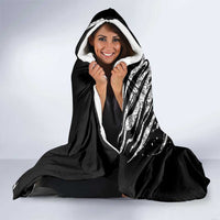 I'm Coming to the Cottage Hooded Blanket with Hand-Drawn Floral Pattern