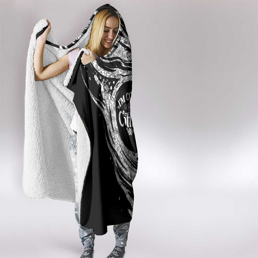 I'm Coming to the Cottage Hooded Blanket with Hand-Drawn Floral Pattern