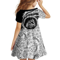 I'm Coming to the Cottage Kid Short Sleeve Dress with Hand-Drawn Floral Pattern