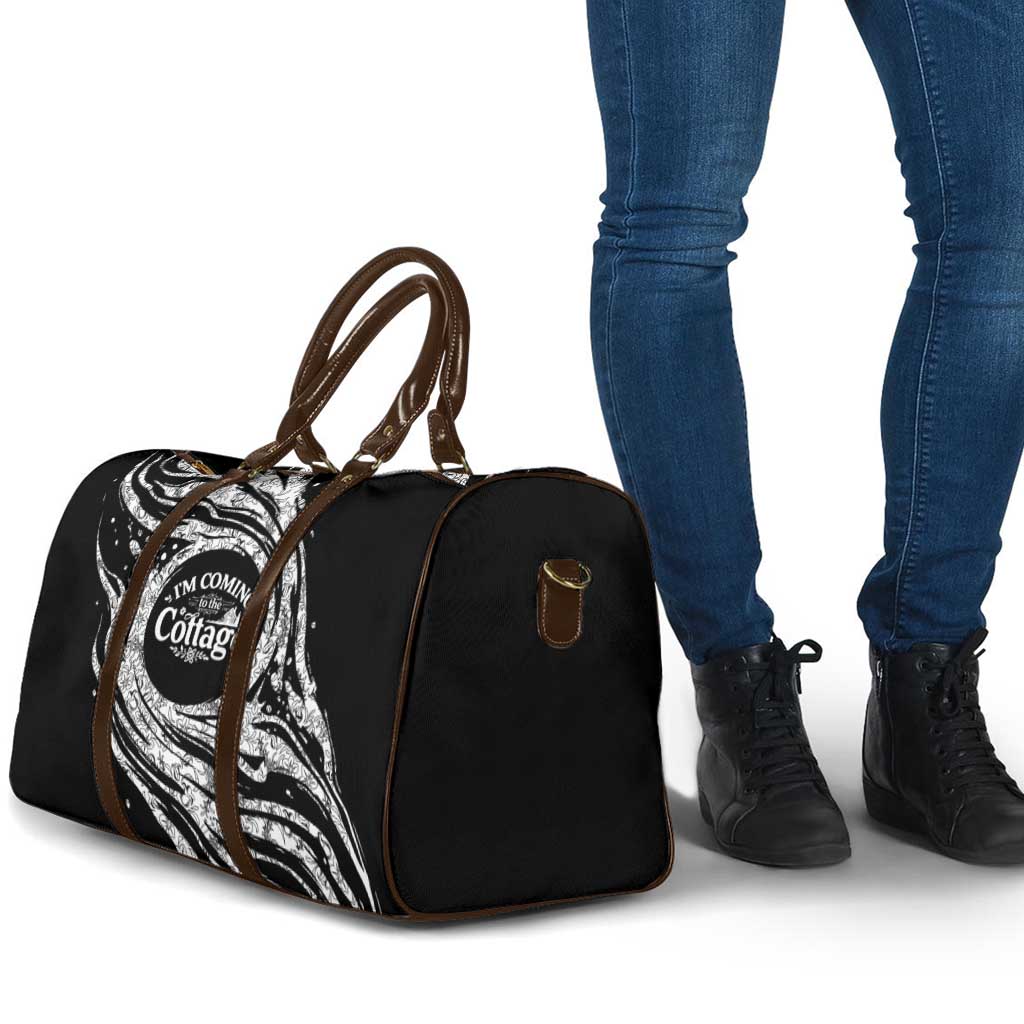 I'm Coming to the Cottage Travel Bag with Hand-Drawn Floral Pattern
