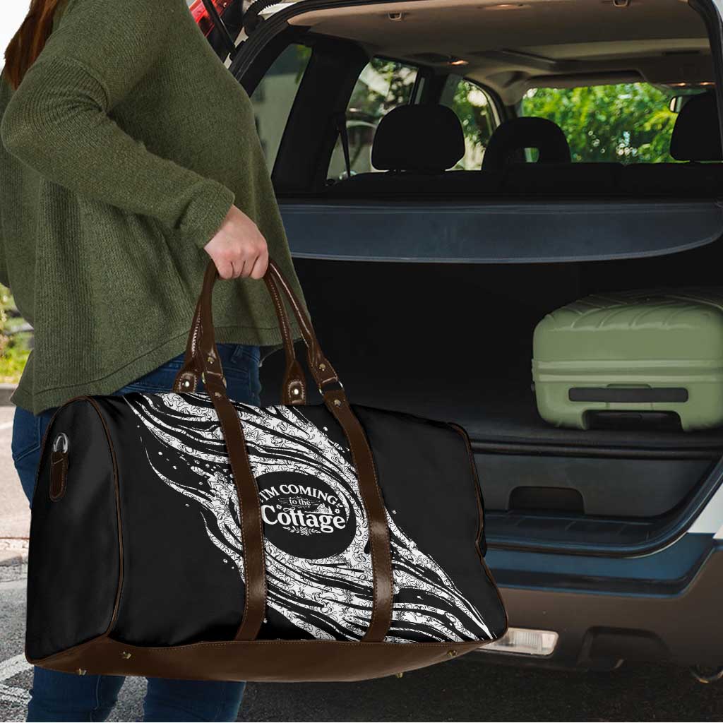 I'm Coming to the Cottage Travel Bag with Hand-Drawn Floral Pattern