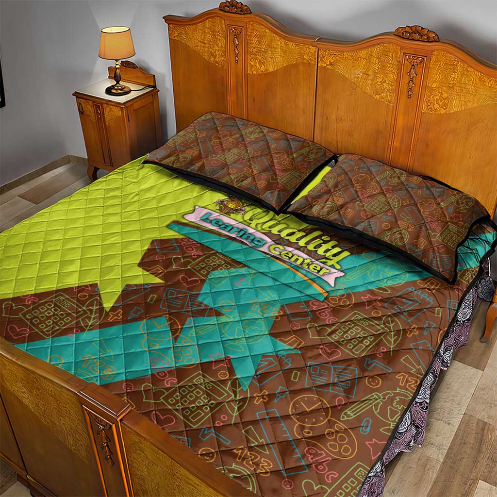 Quality Learning Center Quilt Bed Set with School Supply Doodle Pattern
