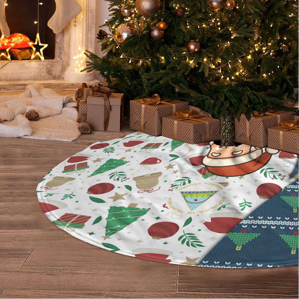 Nicaragua Christmas Tree Skirt with Santa Cooking Gallina Rellena Tree Flag and Festive Icons Design - Wonder Print Shop