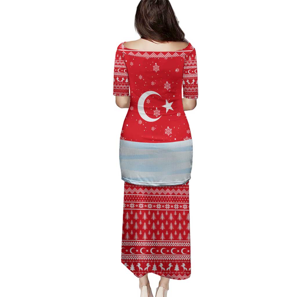 Turkey Christmas Family Matching Puletasi and Hawaiian Shirt with Santa on Horse Red Snowflake Pattern and Crescent Star - Wonder Print Shop