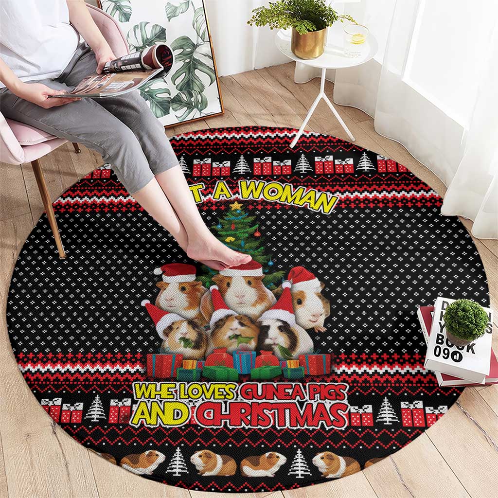 Guinea Pig Christmas Round Carpet with Santa Hats Tree and Festive Gift Pattern - Wonder Print Shop